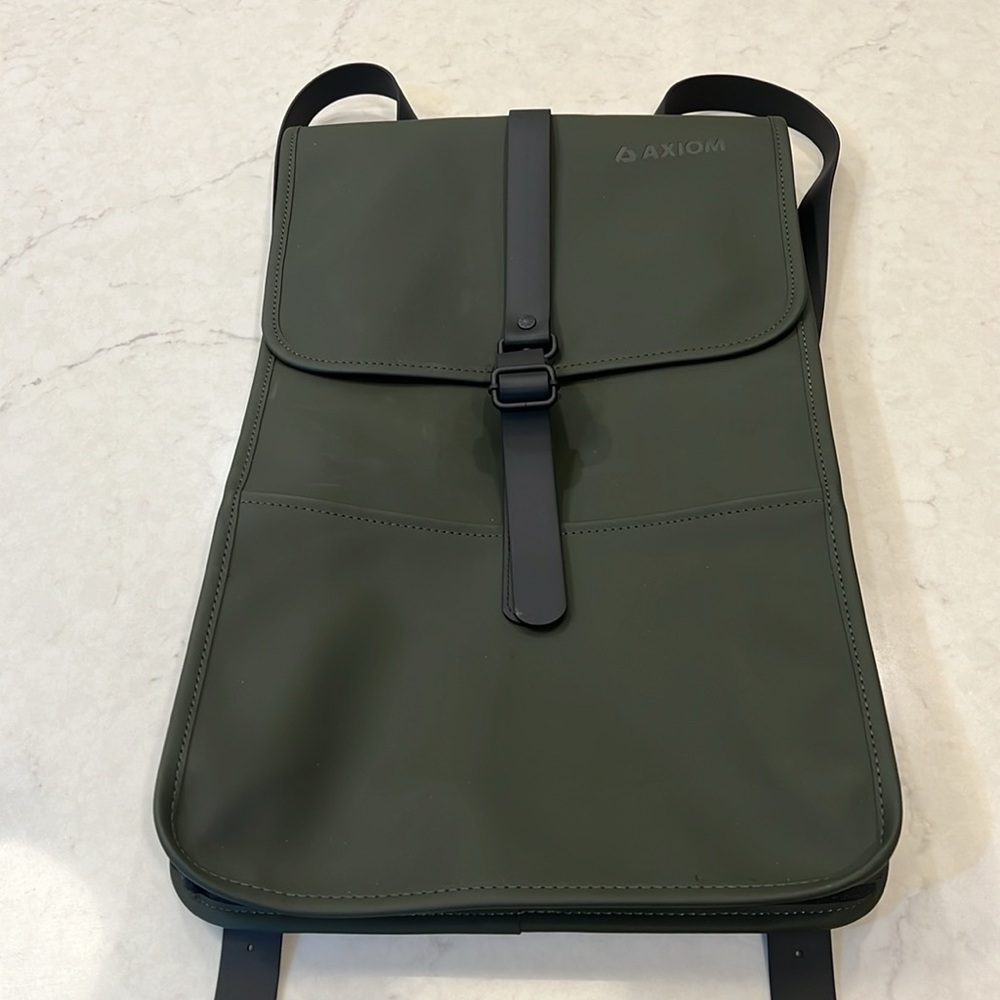 RAINS rubber effect backpack - Picture 3 of 11